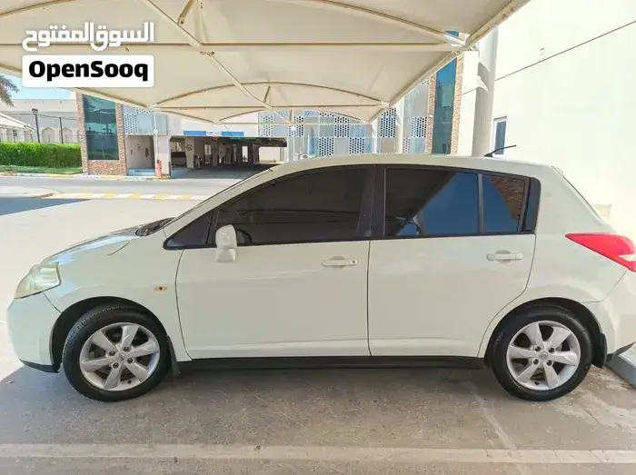 Nissan Tiida 2009 photo 4