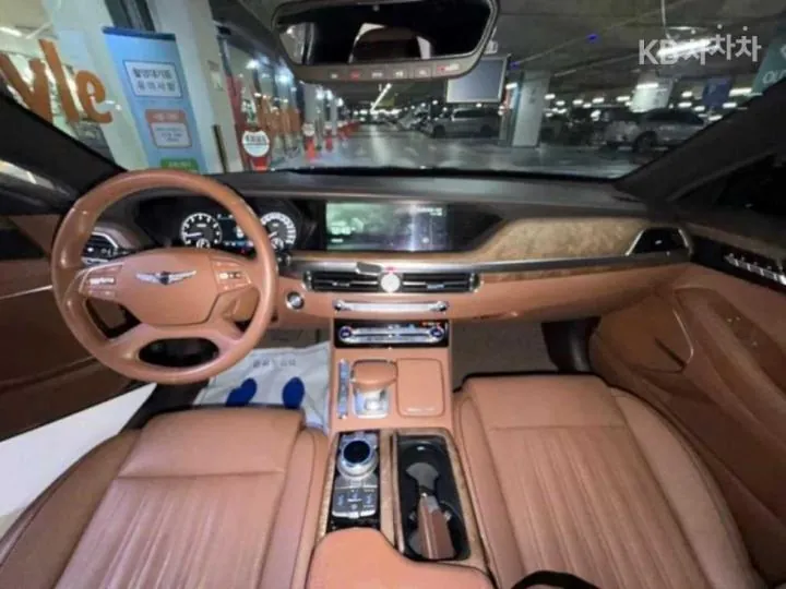 Genesis G90