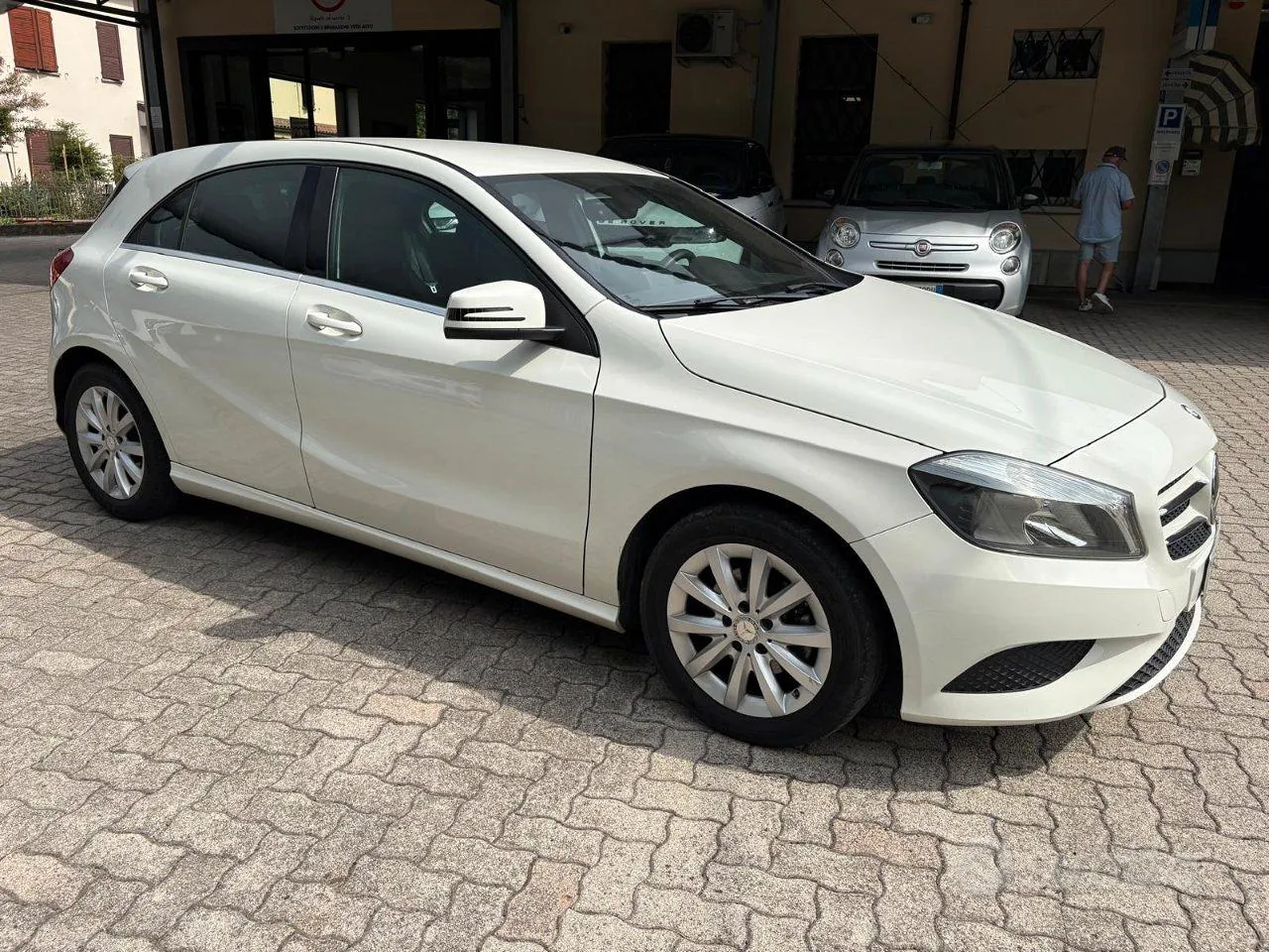 Mercedes-Benz A 180 2015 photo 5