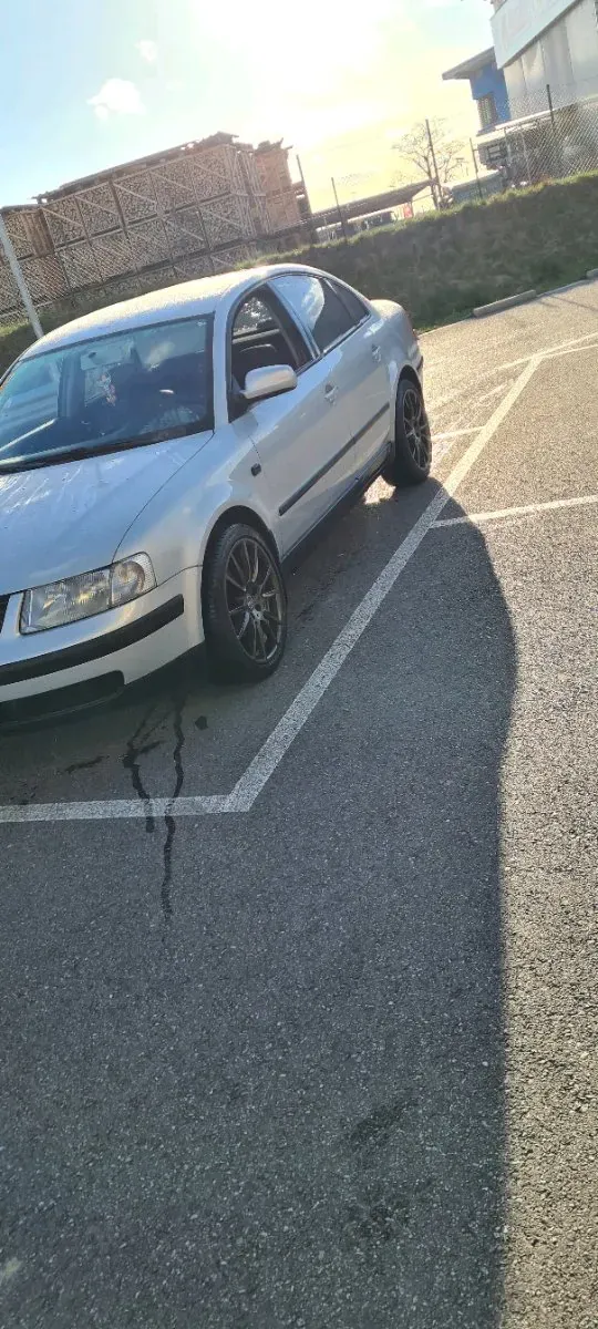 Volkswagen Passat 2000 photo 2