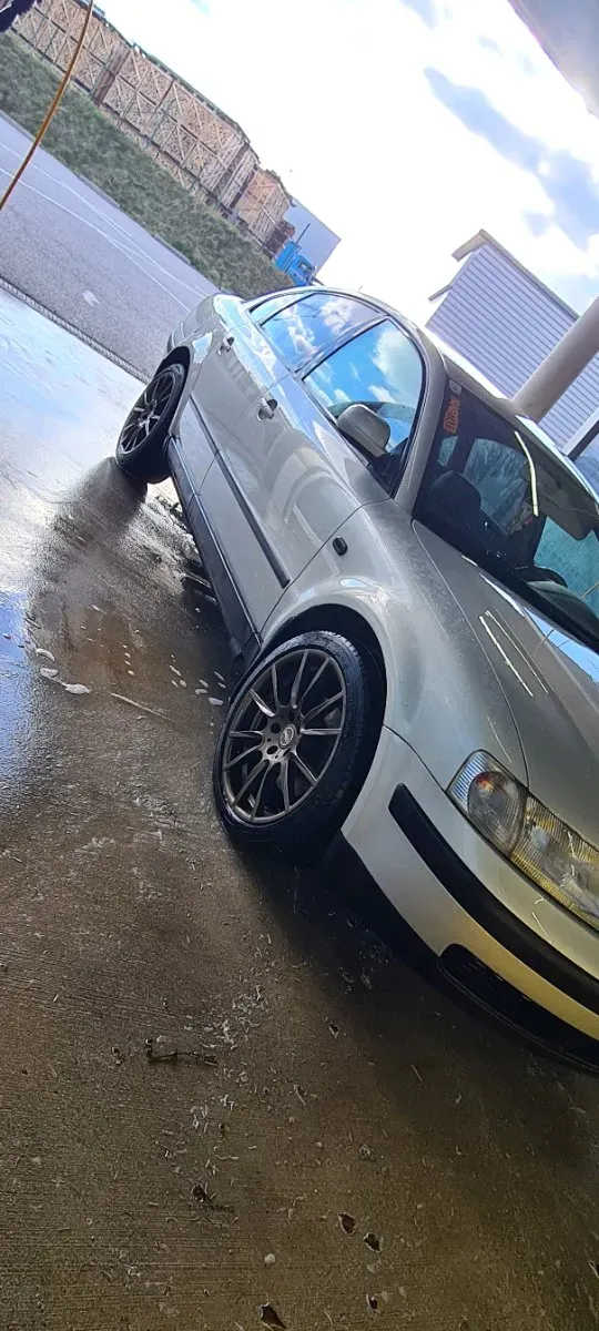 Volkswagen Passat 2000 photo 3