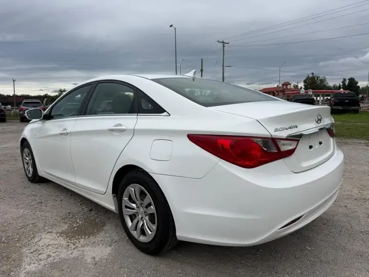 Hyundai Sonata 2012 photo 4