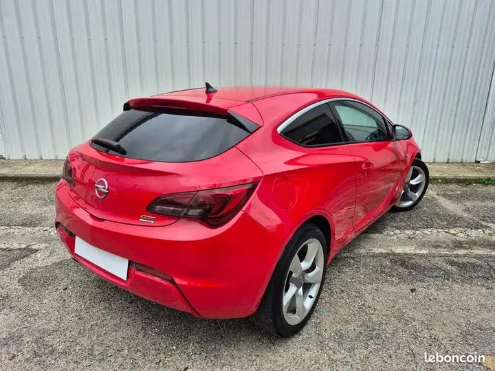 Opel Astra 2012 photo 4