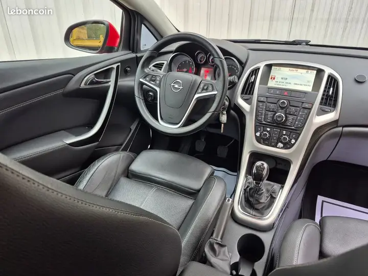 Opel Astra 2012 photo 5