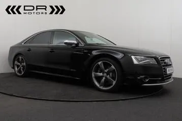 Audi S8 2013 photo 2