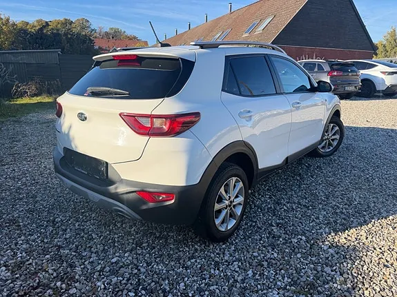 Kia Stonic 2018 photo 4