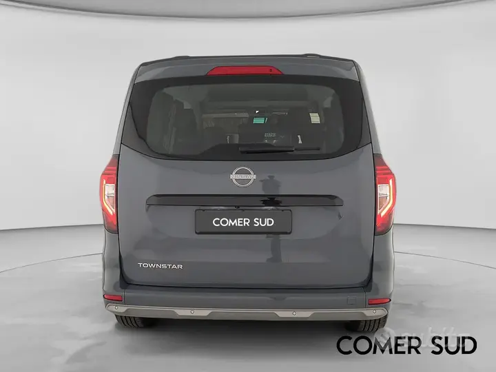 Nissan Townstar photo 4
