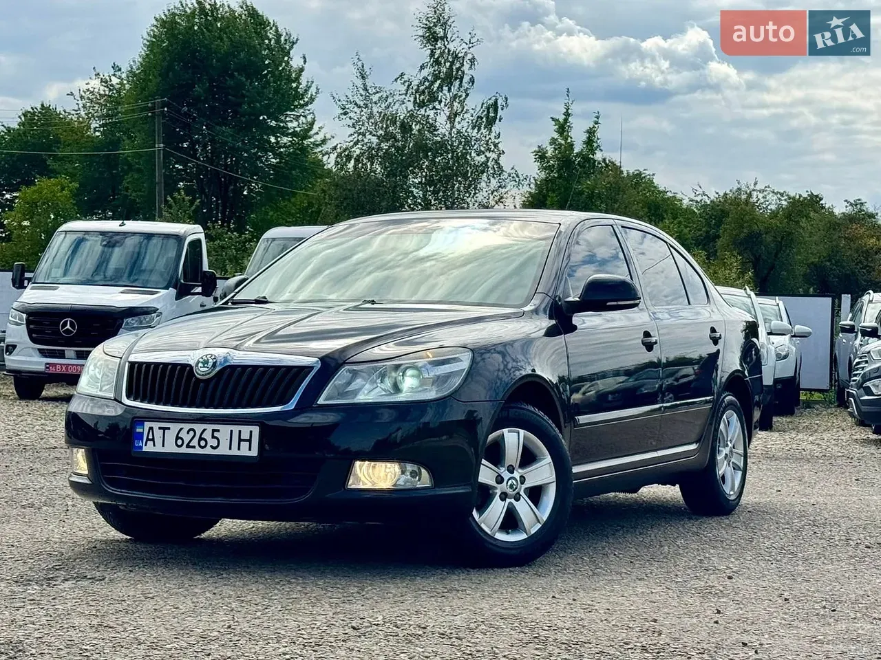 Skoda Octavia 2011 photo 2