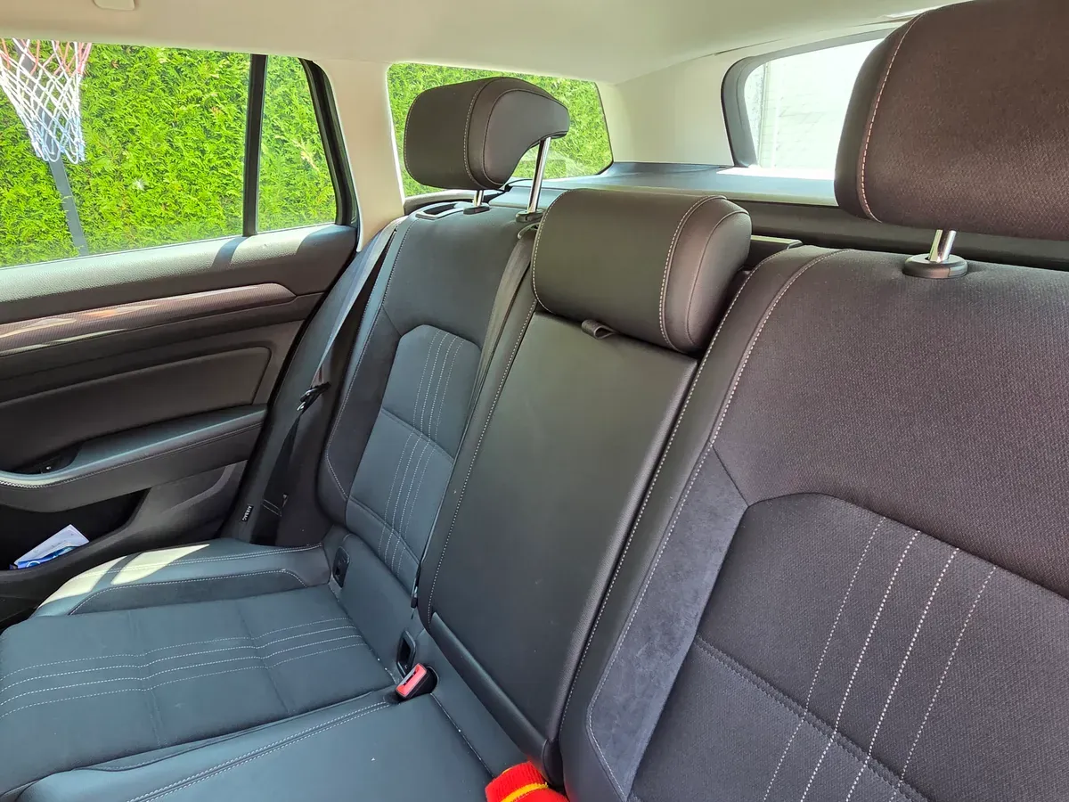 Volkswagen Passat 2017 photo 2