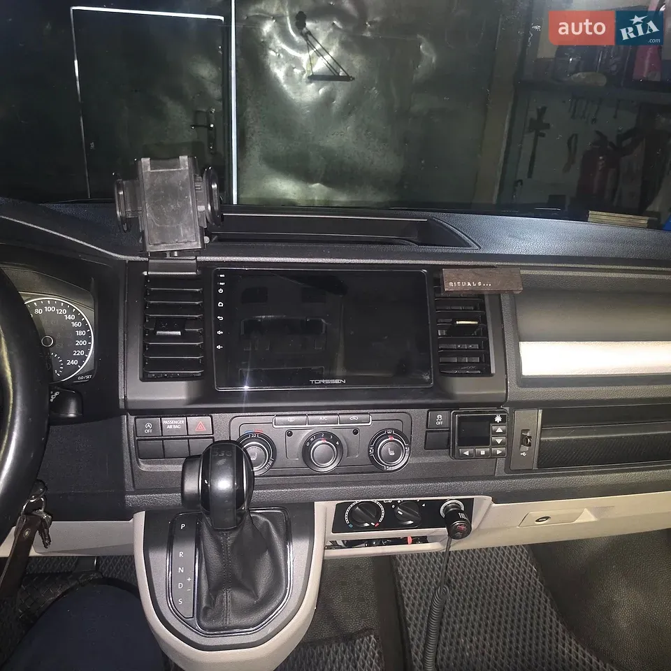 Volkswagen Transporter 2019 photo 4