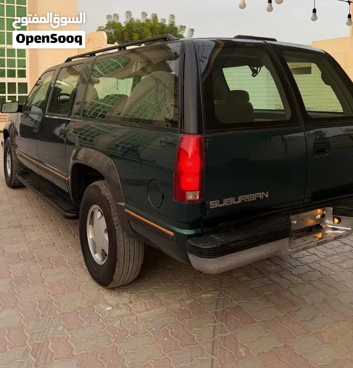 GMC Suburban 1999 photo 4