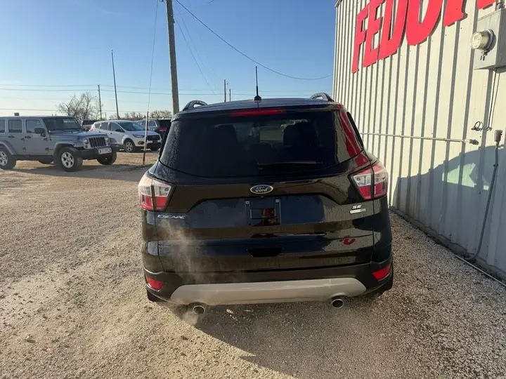 Ford Escape 2017 photo 3