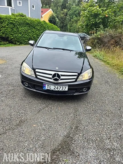 Mercedes-Benz C-Class 2008 photo 2