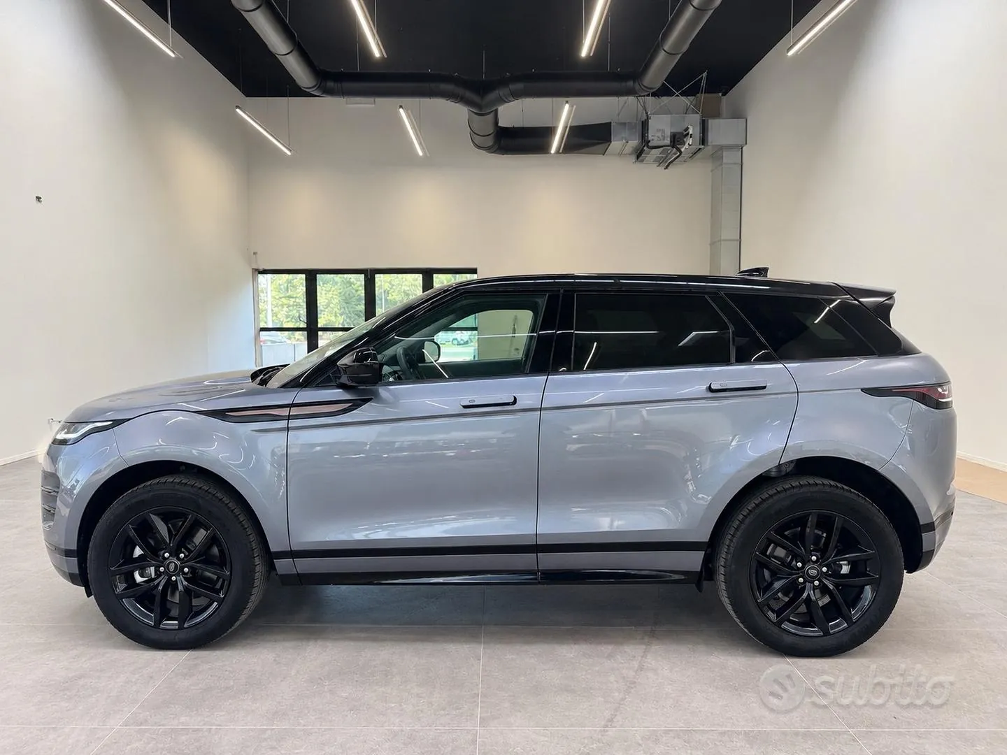 Land Rover Range Rover Evoque 2024 photo 3