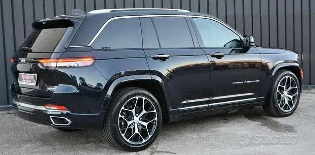 Jeep Grand Cherokee 2023 photo 3