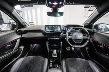Peugeot 208 2022 photo 3
