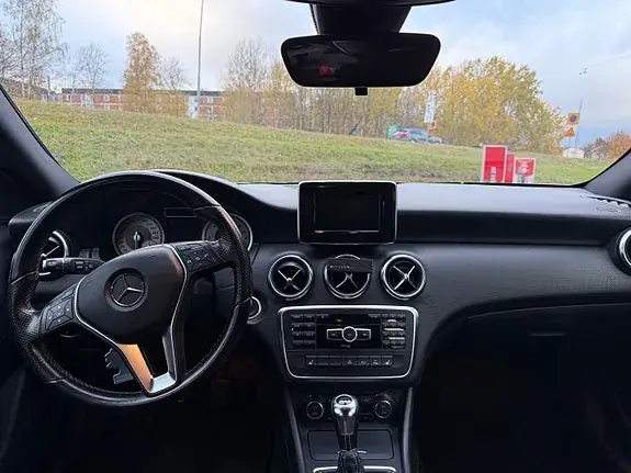 Mercedes-Benz A 180 2014 photo 4