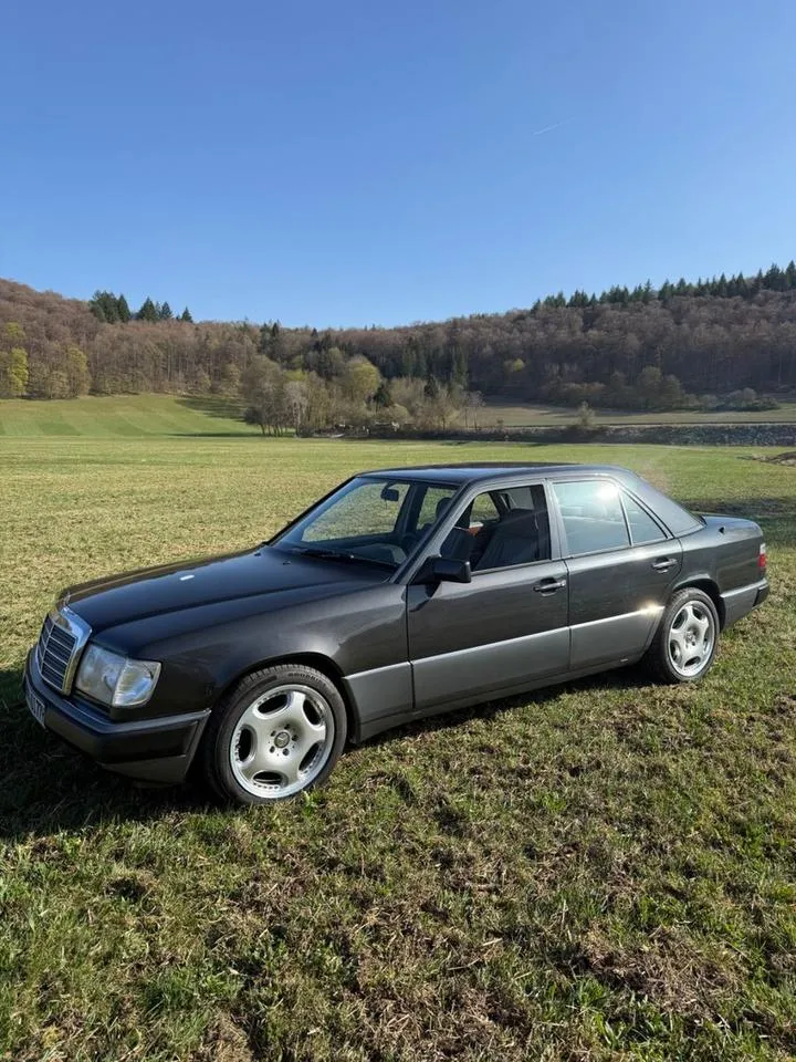 Mercedes-Benz E230