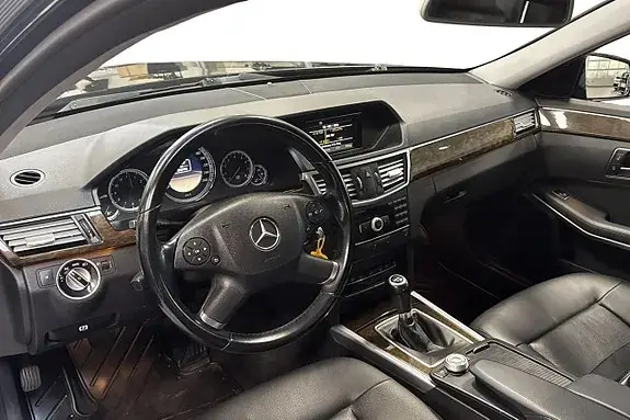 Mercedes-Benz E 200 2012 photo 5