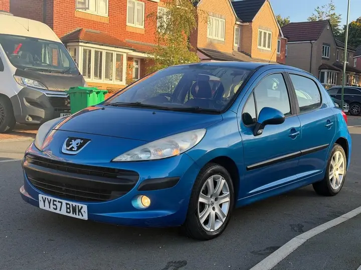 Peugeot 207 2007 photo 2