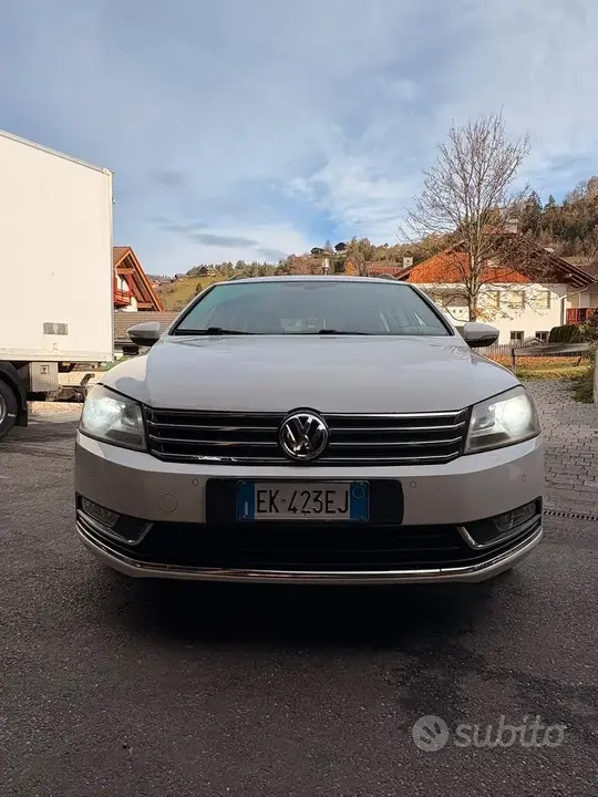 Volkswagen Passat 2012 photo 5