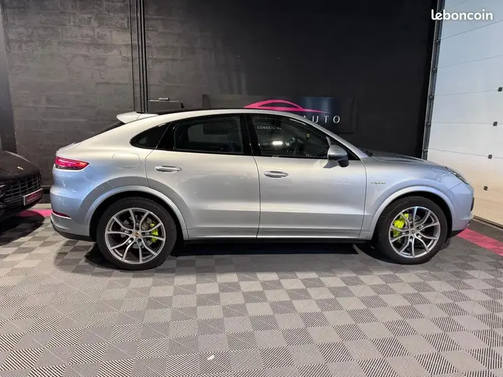Porsche Cayenne 2021 photo 2