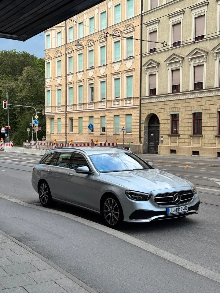 Mercedes-Benz E220D