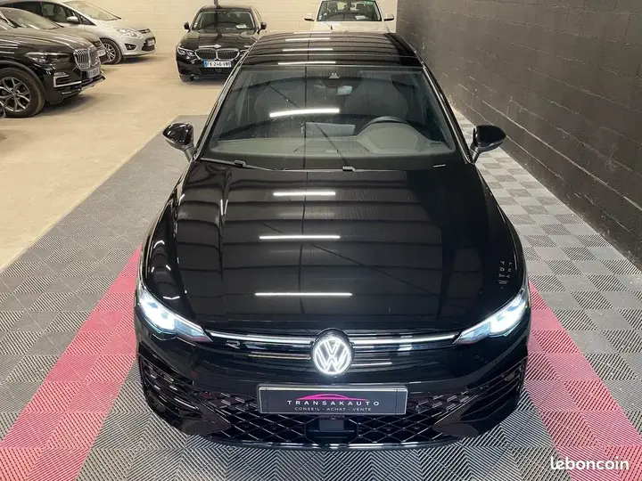 Volkswagen Golf 2025 photo 2