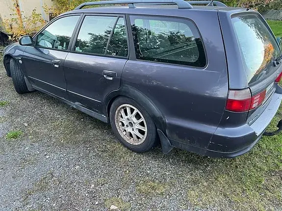 Mitsubishi Galant 1999 photo 2