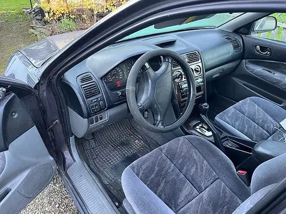 Mitsubishi Galant 1999 photo 3