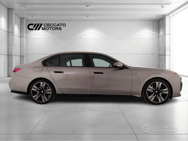 BMW 7 Series 2023 photo 3