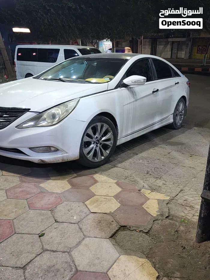 Hyundai Sonata 2012 photo 2