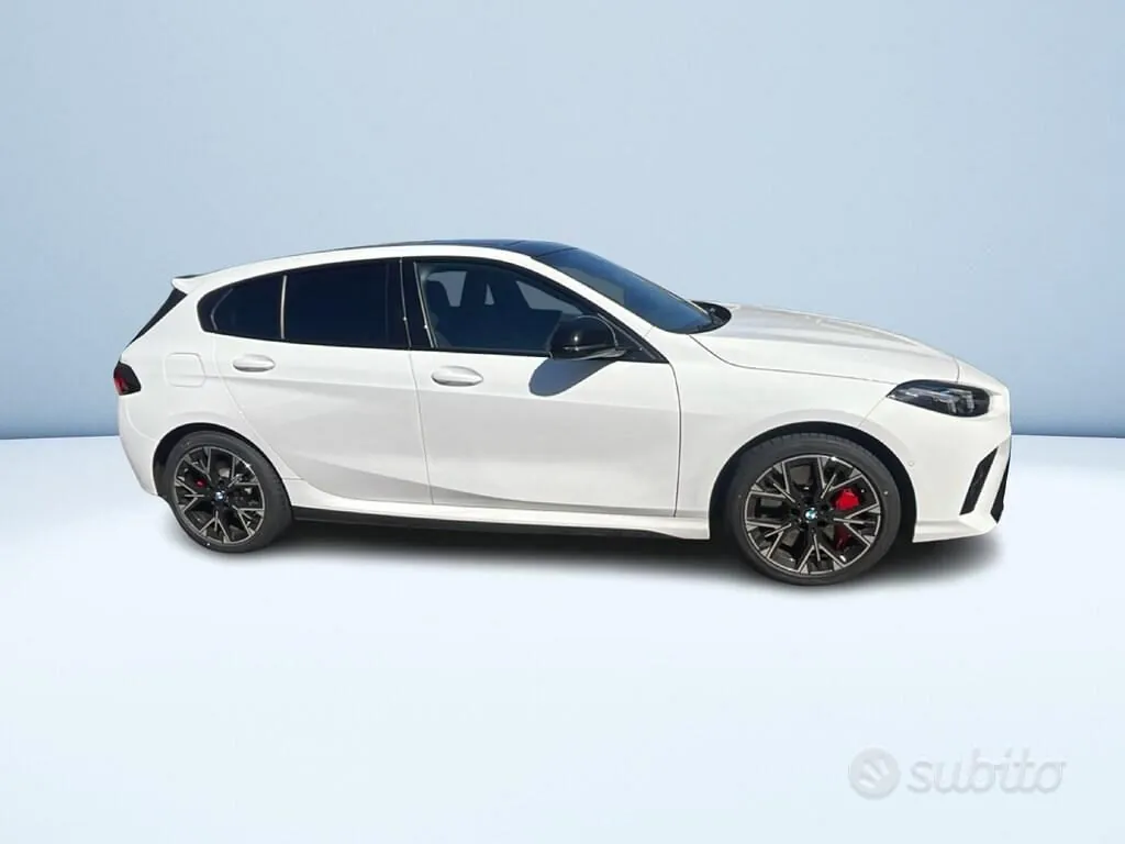 BMW 1 Series 2025 photo 4
