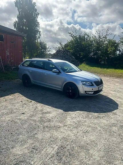 Skoda Octavia 2014 photo 2