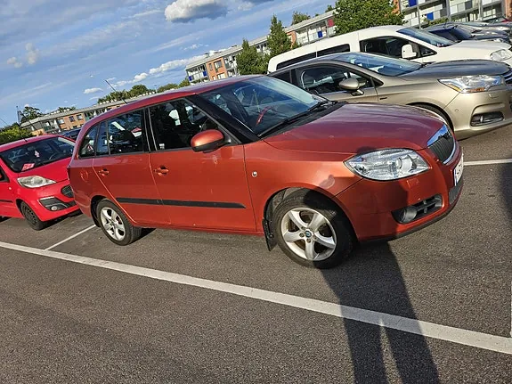Skoda Fabia 2009 photo 3