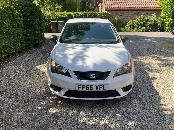 Seat Ibiza 2016 photo 2