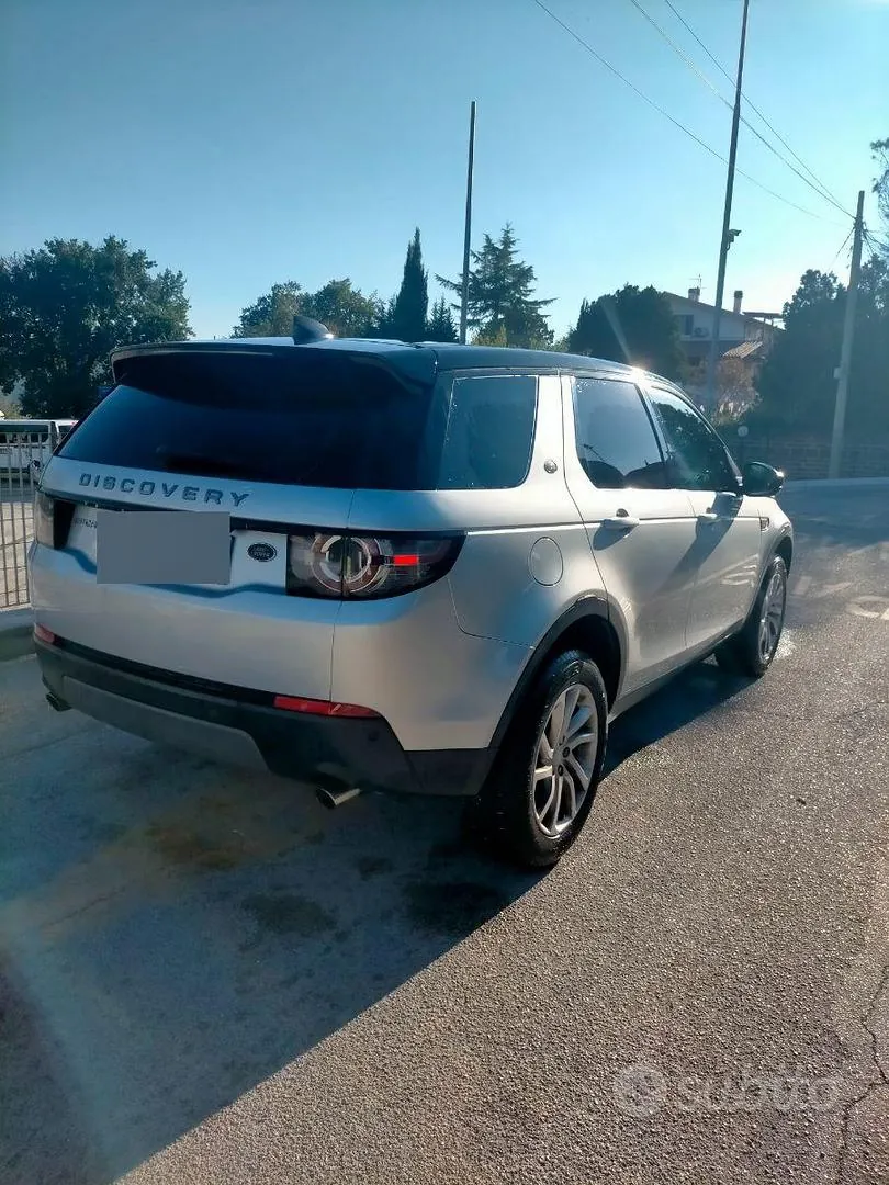 Land Rover Discovery Sport 2016 photo 2