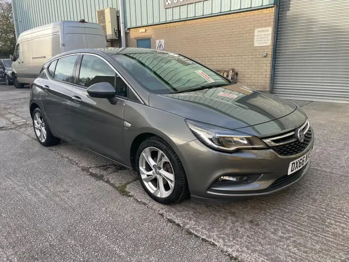 Vauxhall Astra 2017 photo 3