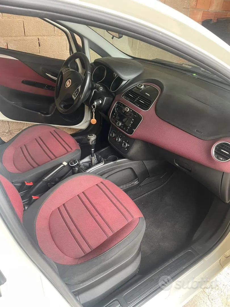 Fiat Grande Punto 2010 photo 4