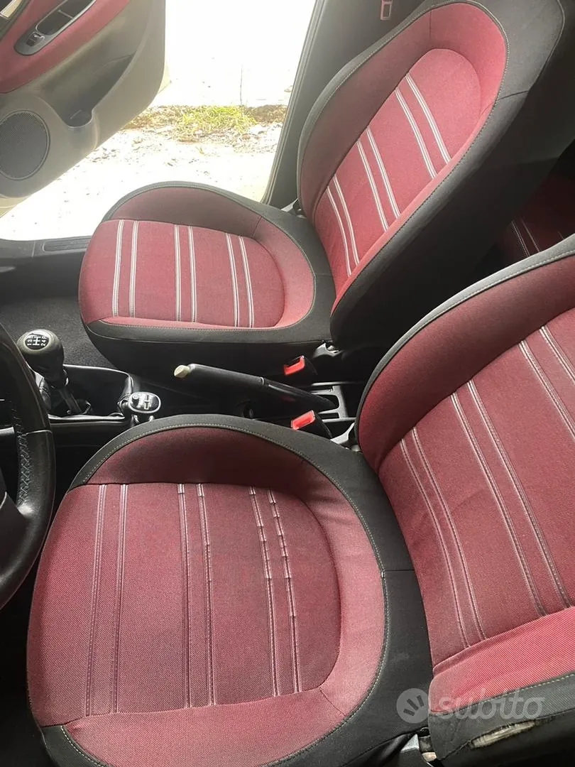 Fiat Grande Punto 2010 photo 5