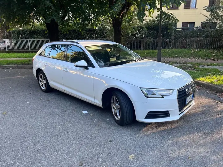 Audi A4 2017 photo 2