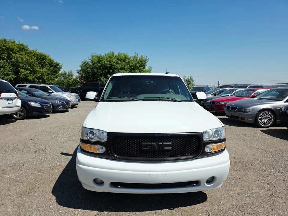 GMC Yukon 2003 photo 2
