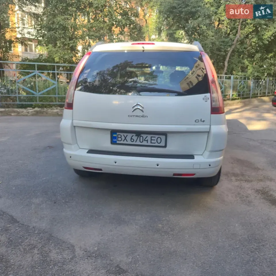 Citroen Grand C4 Picasso 2010 photo 5