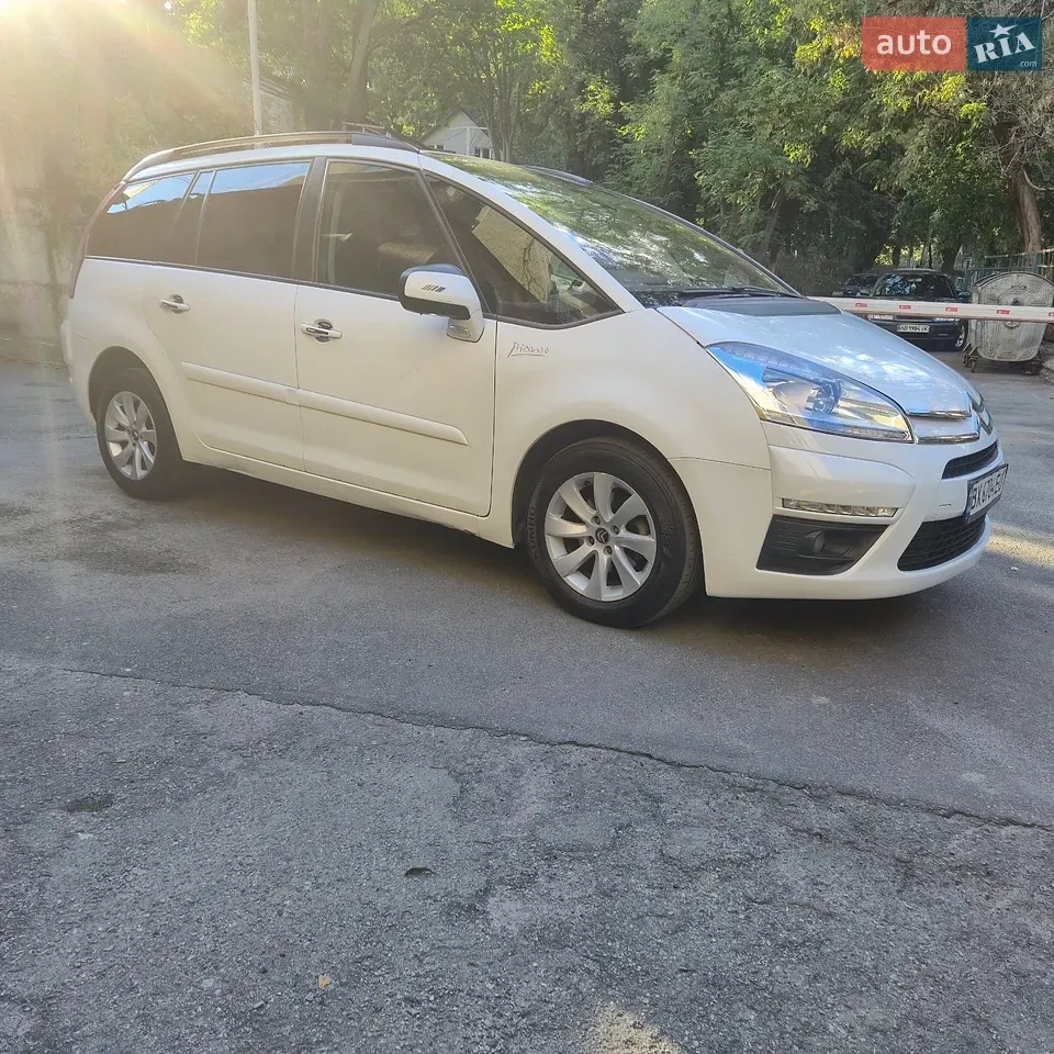 Citroen Grand C4 Picasso 2010 photo 3