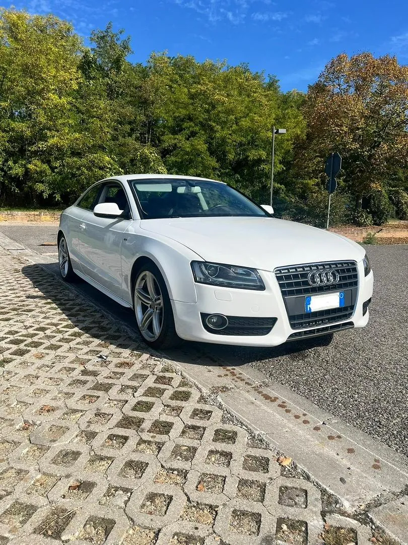 Audi A5 2011 photo 2