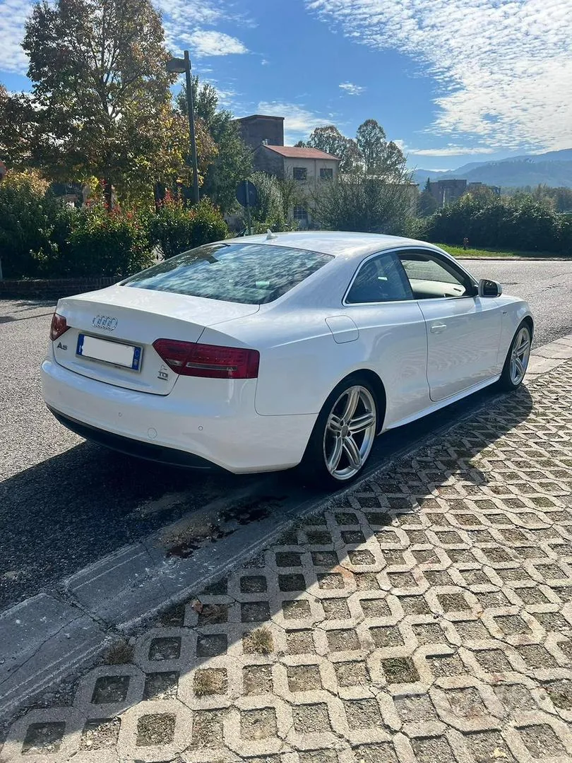 Audi A5 2011 photo 4