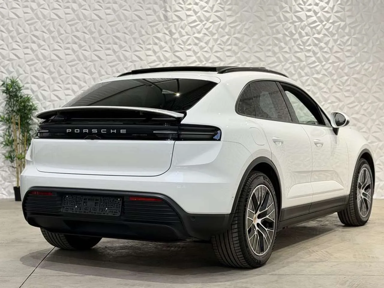 Porsche Macan 2025 photo 5