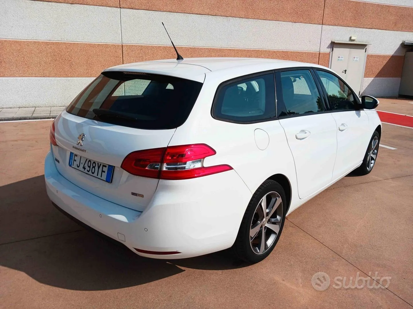Peugeot 308 2017 photo 3