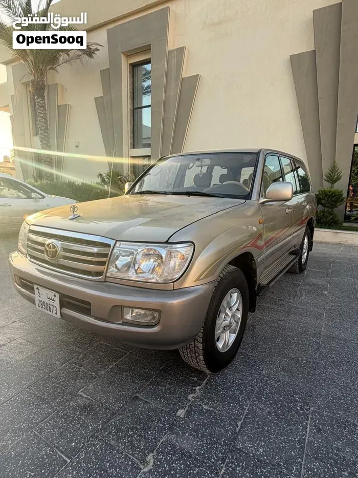 Toyota Land Cruiser 2004 photo 2