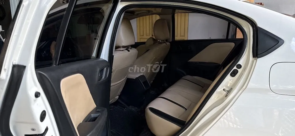 Honda City 2015 photo 4